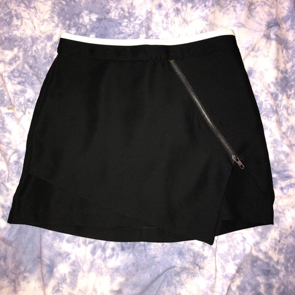 Forever 21 Dresses & Skirts - Forever 21 black Mini Skirt NWOT